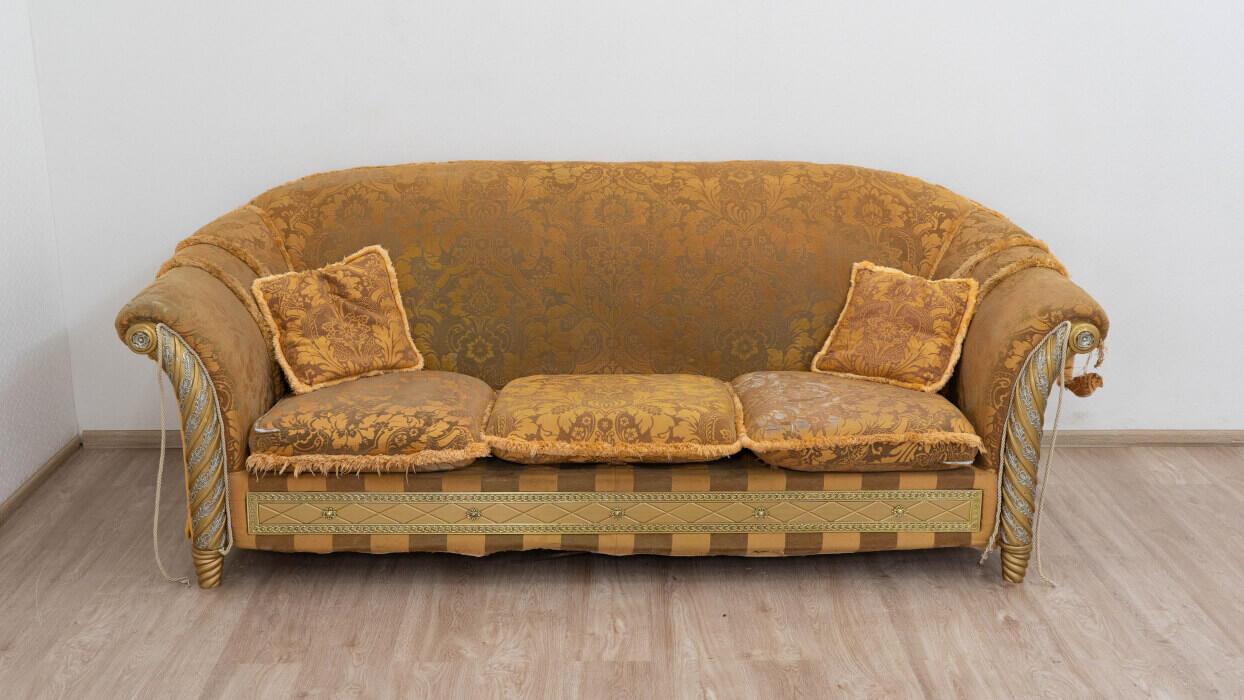 О128-25 диван прямой до реставрации