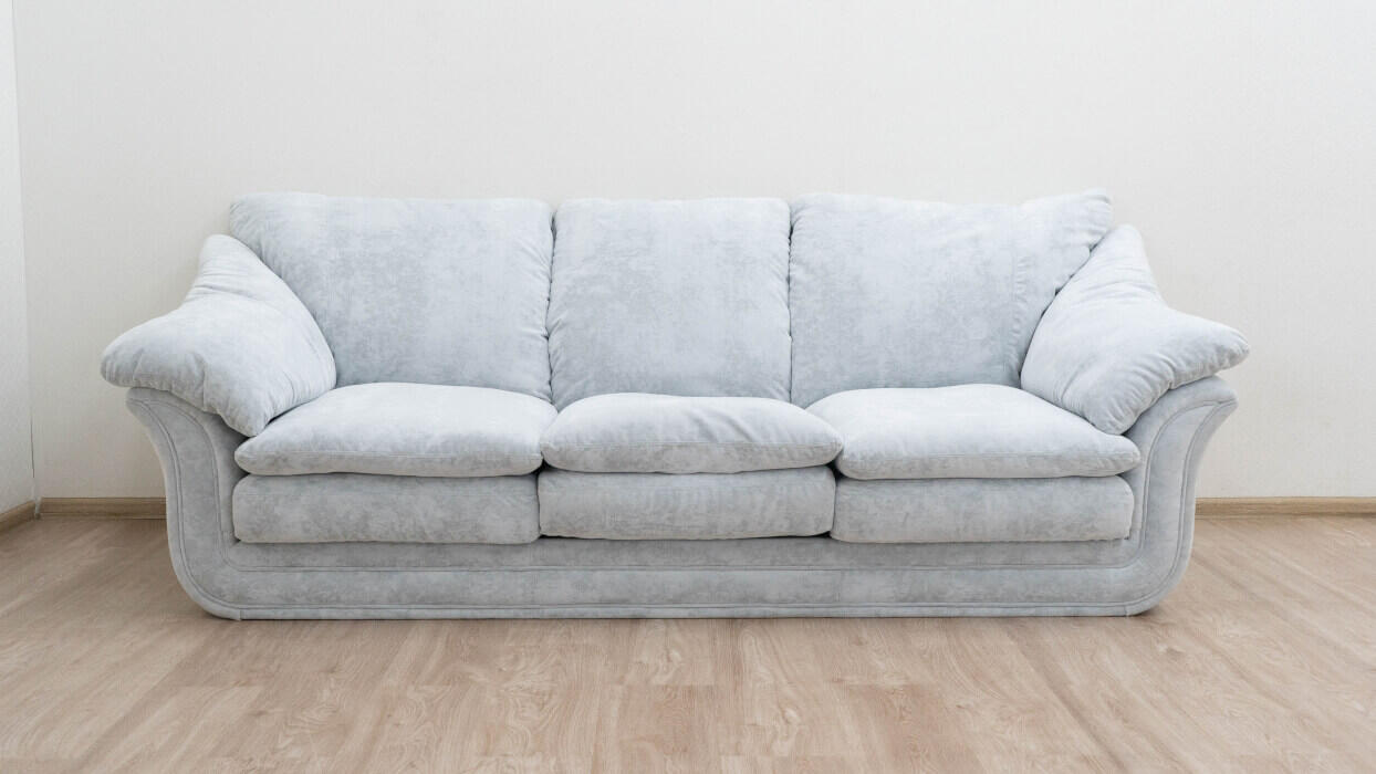 Прямой диван1225 после реставрации