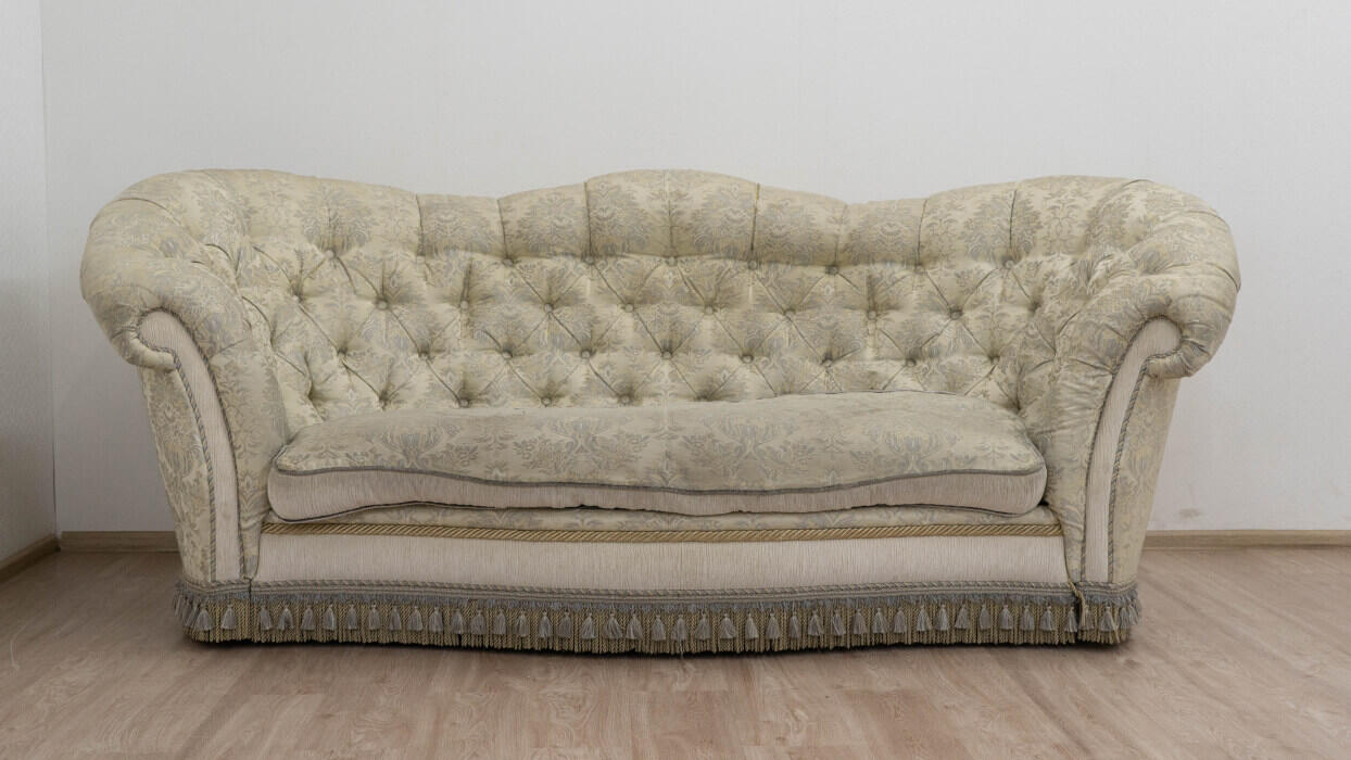 ПРямой диван11253 до реставрации