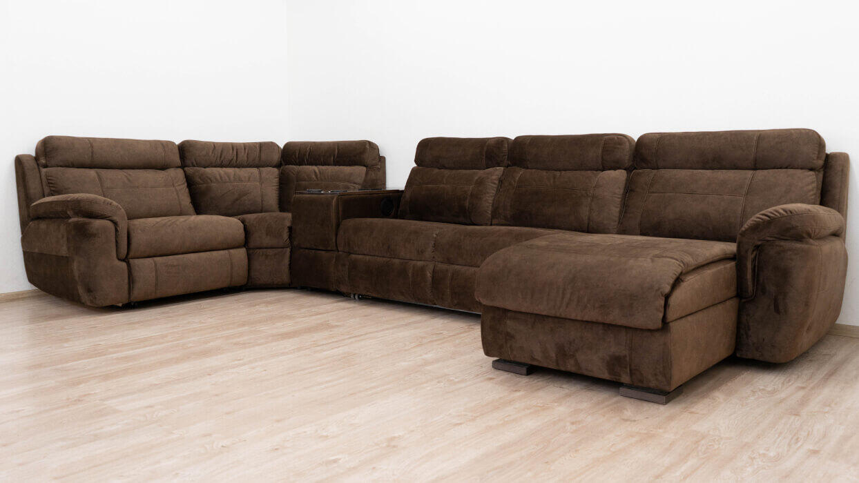 Угловой диван 1226 после реставрации