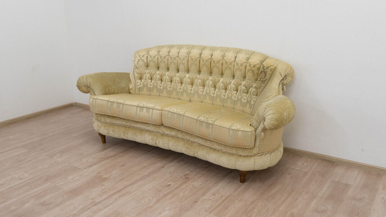 М084 диван до реставрации